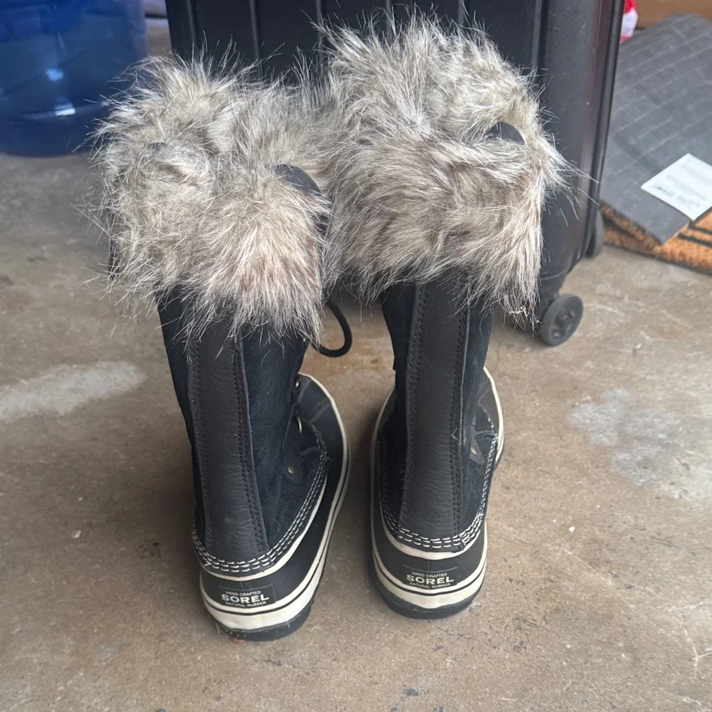 SOREL Women’s Waterproof Black Winter Boots - Picture 4 of 5